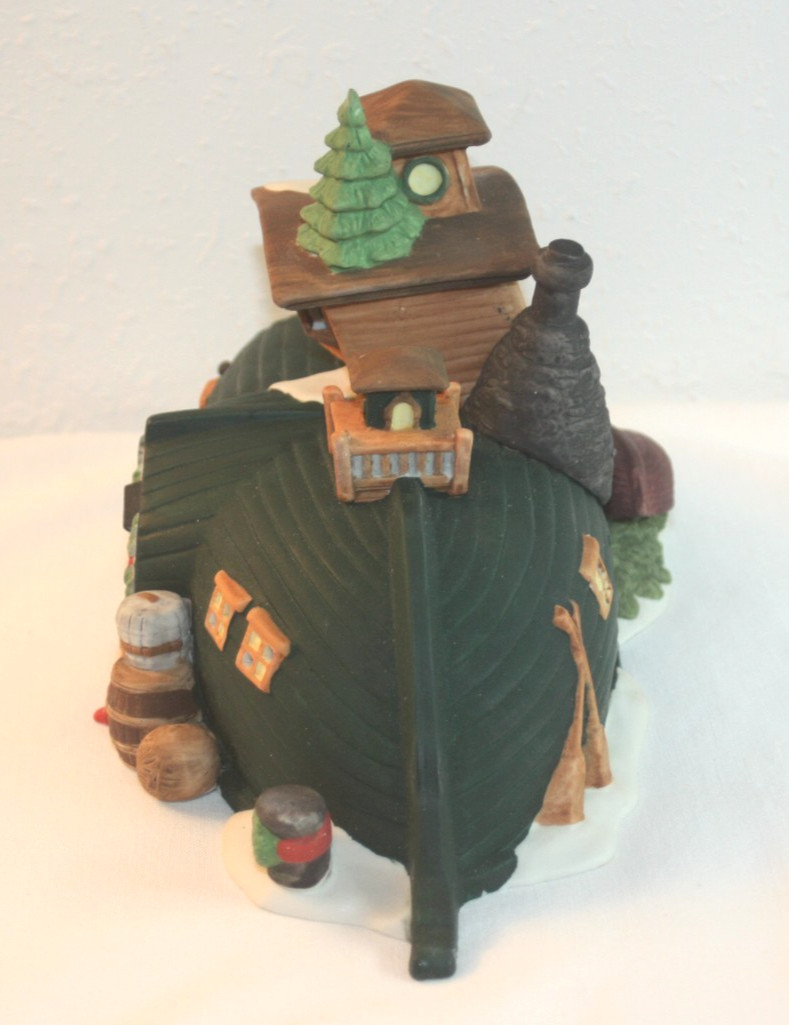 Department 56 – David Copperfield Peggotty’s Seaside Cottage #5550-6
