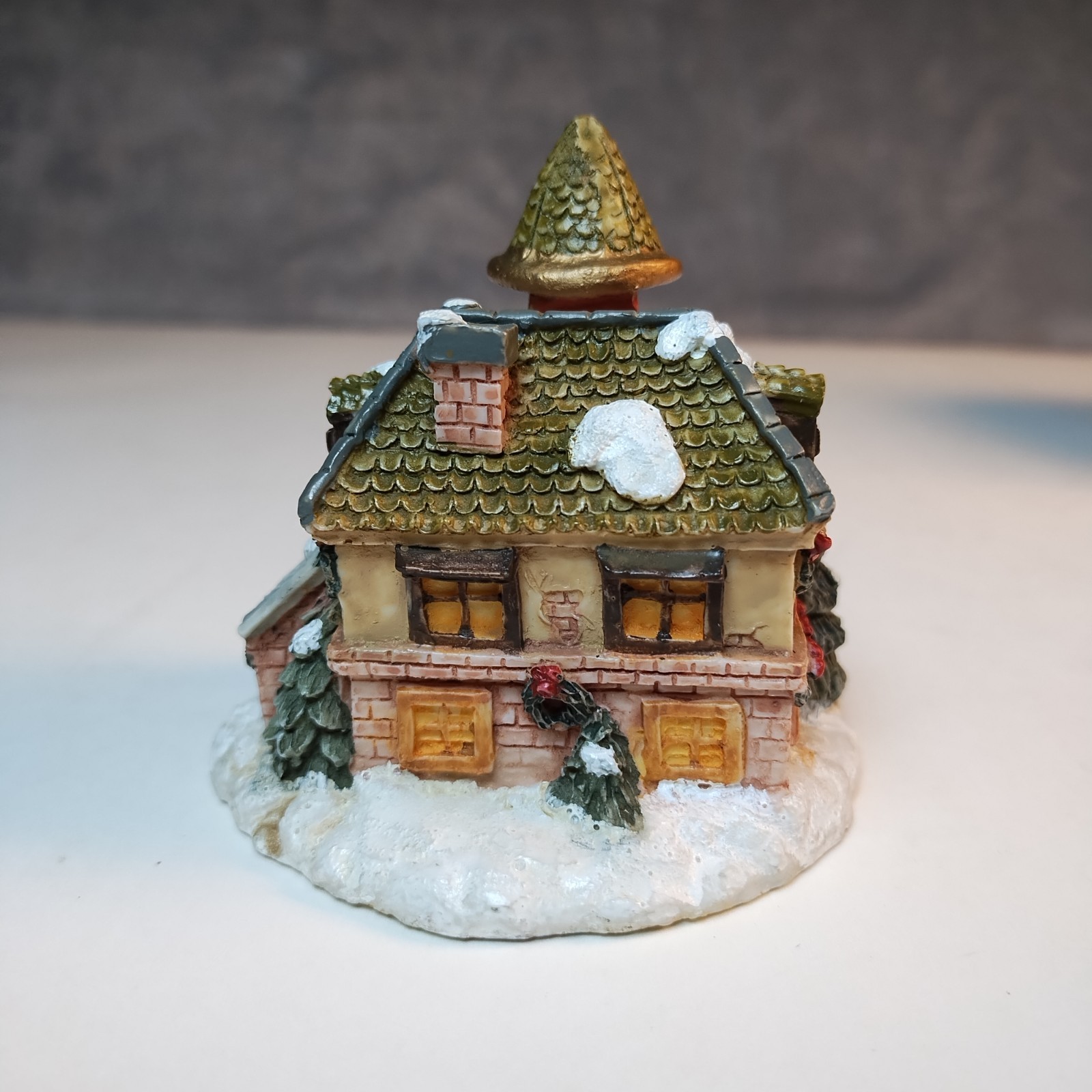 Cottage Winsor Collection School Welcoming People Figurine Christmas