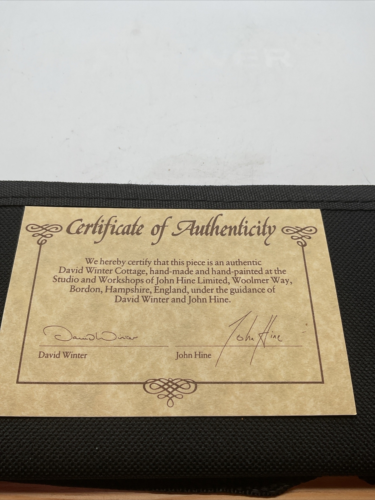Crystal Cottage – 1993 David Winter – Includes Box & COA
