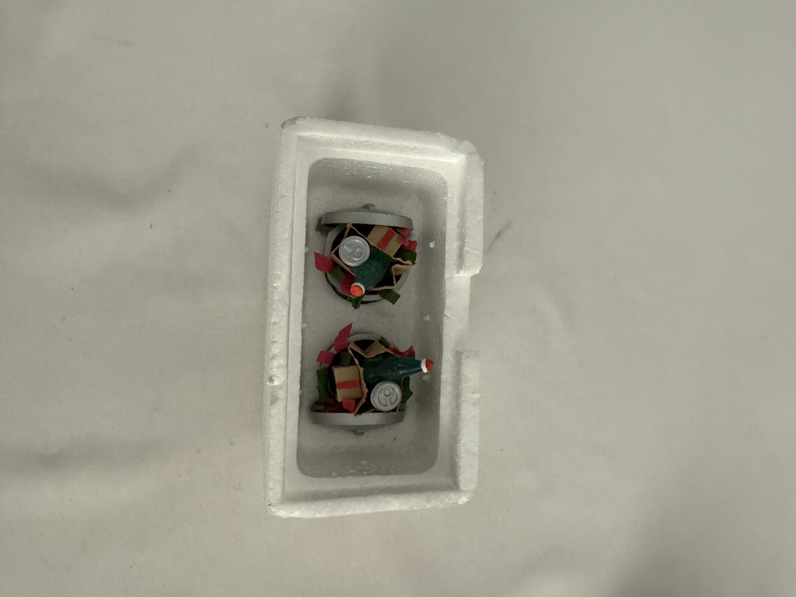 DEPARTMENT 56 SNOW Village CHRISTMAS TRASH CANS set of 2 accessories #52094