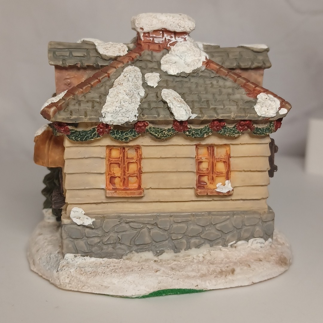 Cottage Winsor Collection Candy Shop Figurine Christmas Village Miniature House