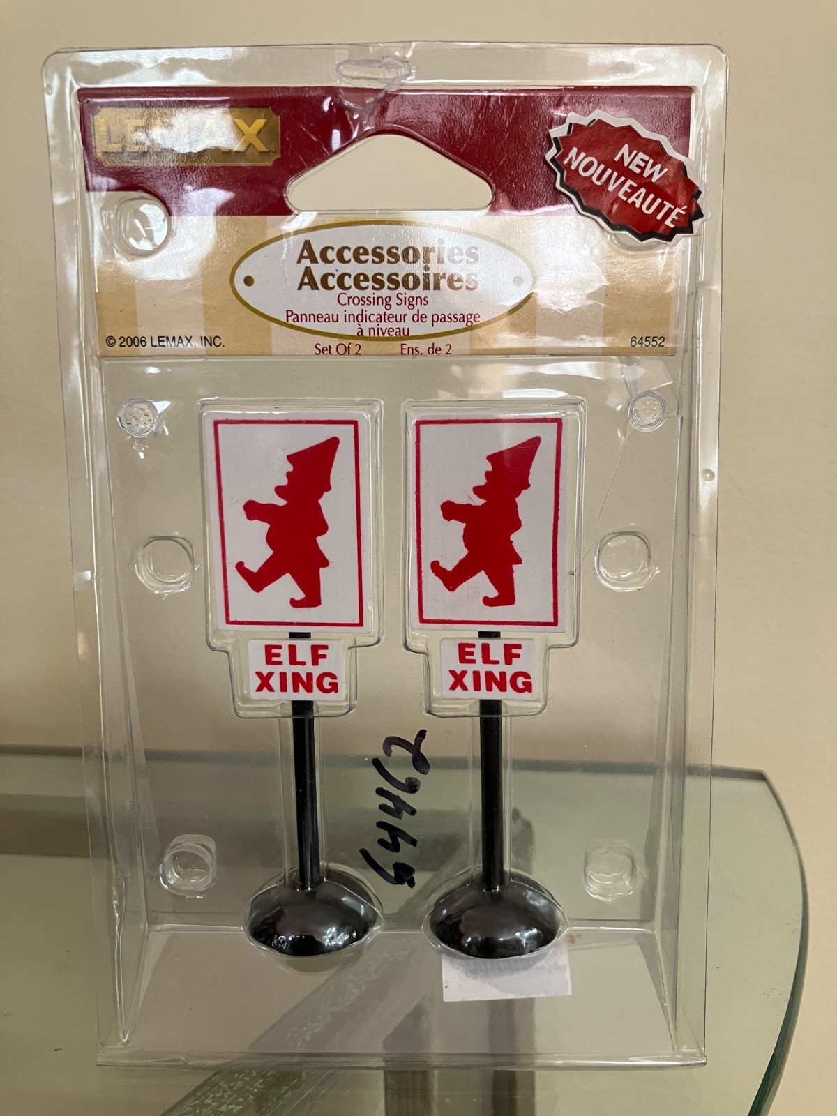 LEMAX Elf Crossing Signs – Christmas Village Accessory – Set of 2