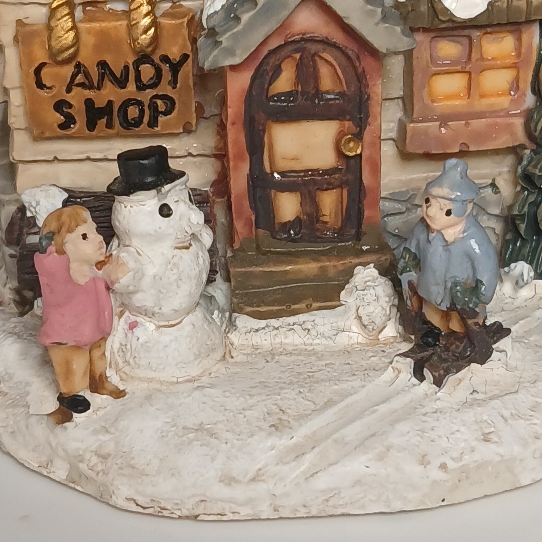 Cottage Winsor Collection Candy Shop Figurine Christmas Village Miniature House