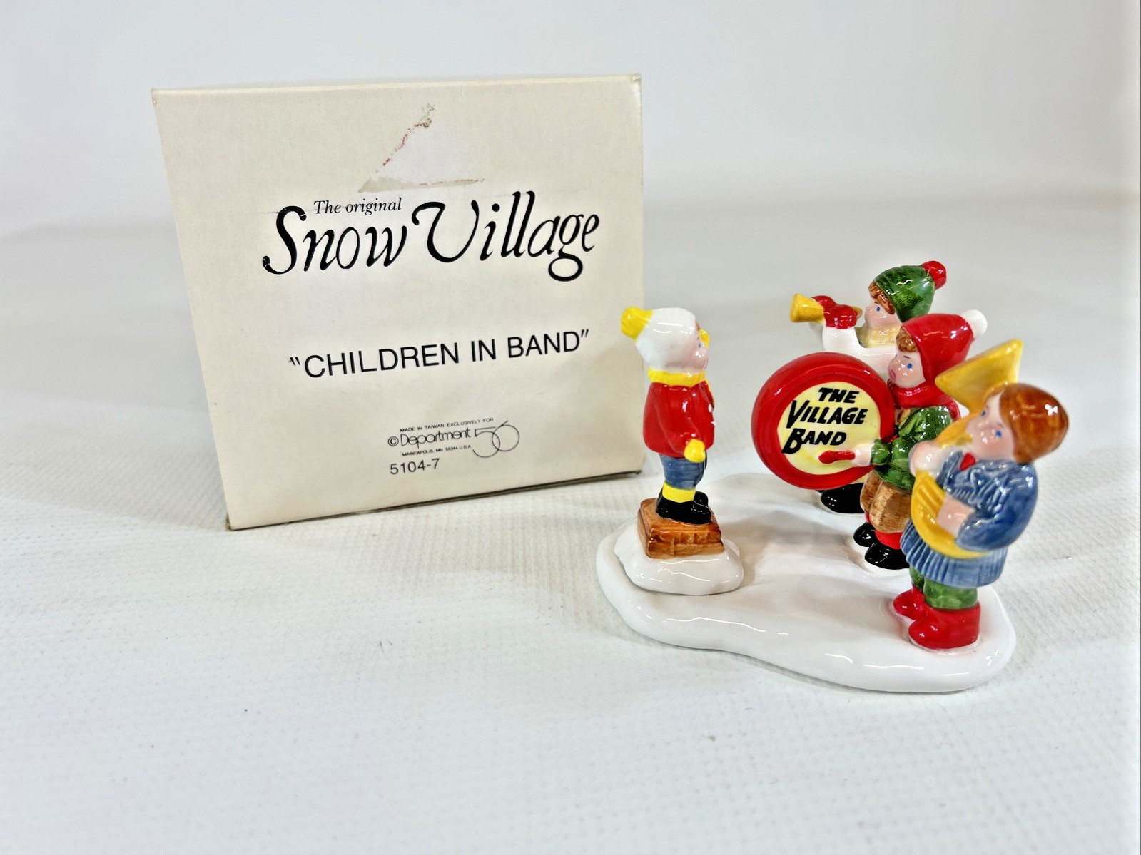 Department 56 The Original Snow Village Children in Band 5104-7 in original box