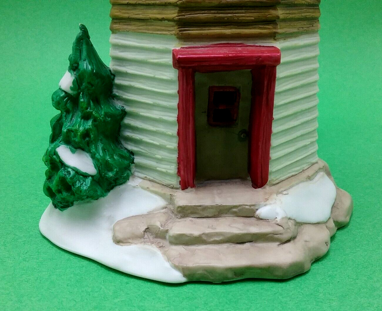 1998 Seasonal Specialties Co. Lighted Christmas Village LightHouse 10.5″ Ceramic