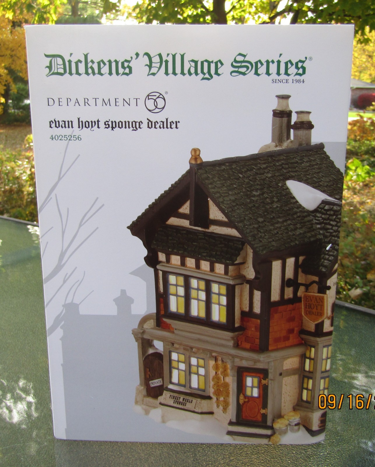 2012 Department 56 Dicken’s Village Series #4025256 EVAN HOYT SPONGE DEALER nos