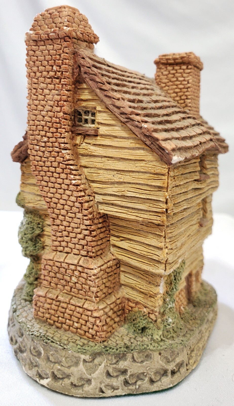 David Winter Cottages WINE MERCHANT miniature collectible village building 1980