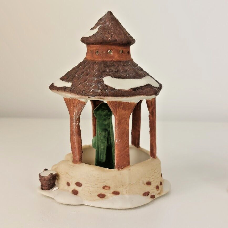 Dept. 56 Heritage Village “Village Well and Holy Cross” #6547-1 In Original Box