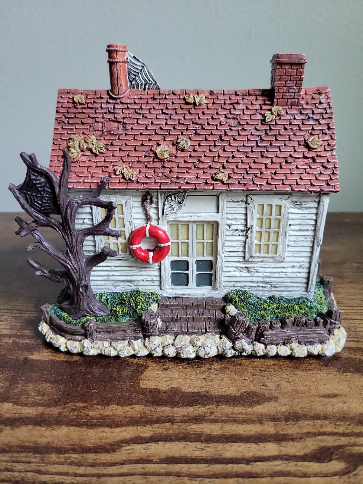 Hawthorne Village – South Manitou Island – Plastic Halloween Decor #0526