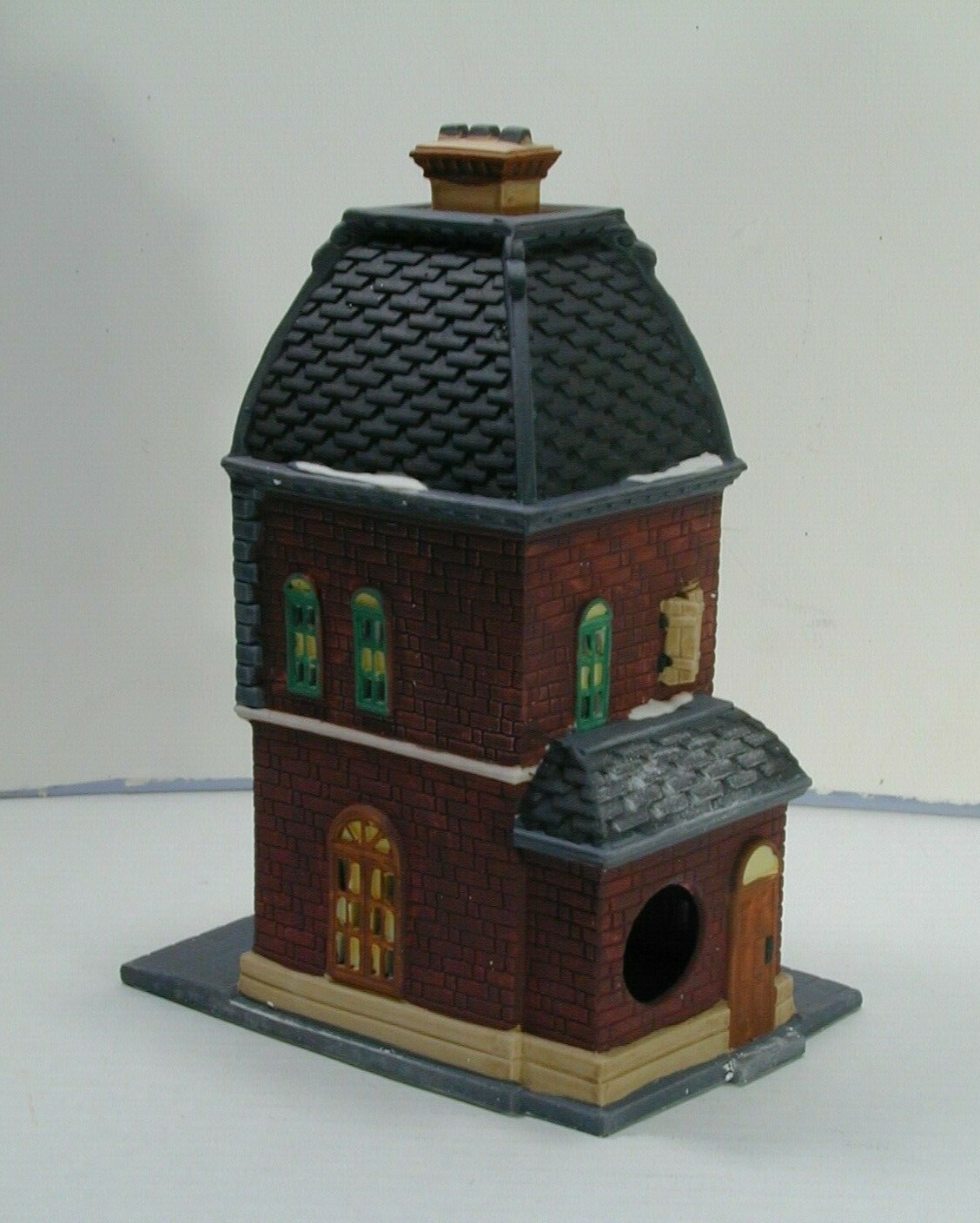 VINTAGE MINT 1992 CHRISTMAS IN THE CITY “HABERDASHERY” 55311 RETIRED