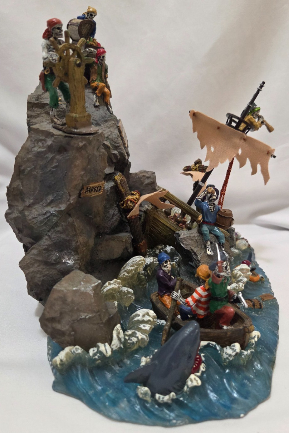 Retired Lemax Spooky Town Dead Man’s Point 73638 Table Accent 2007 Free Shipping