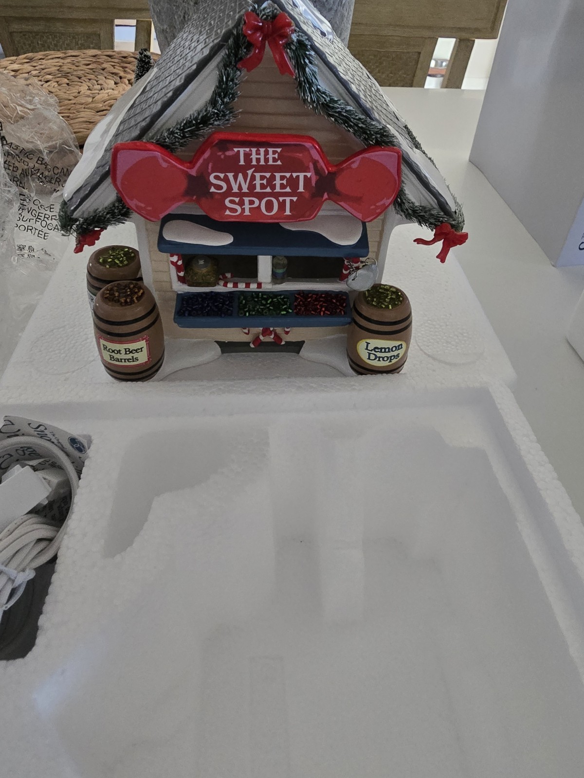 DEPT 56 THE SWEET SPOT FARMER’S HOLIDAY MARKET 4030738 SNOW VILLAGE CHRISTMAS