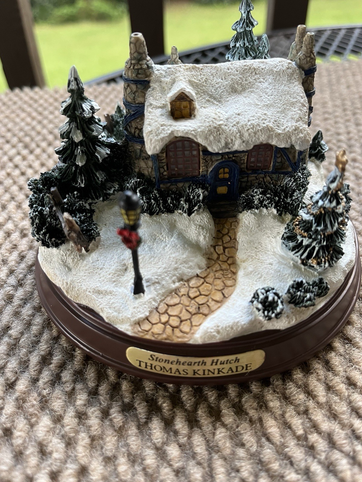 Thomas Kinkade “ Stonehearth Hutch” Miniature Lighted Cottage Christmas Theme
