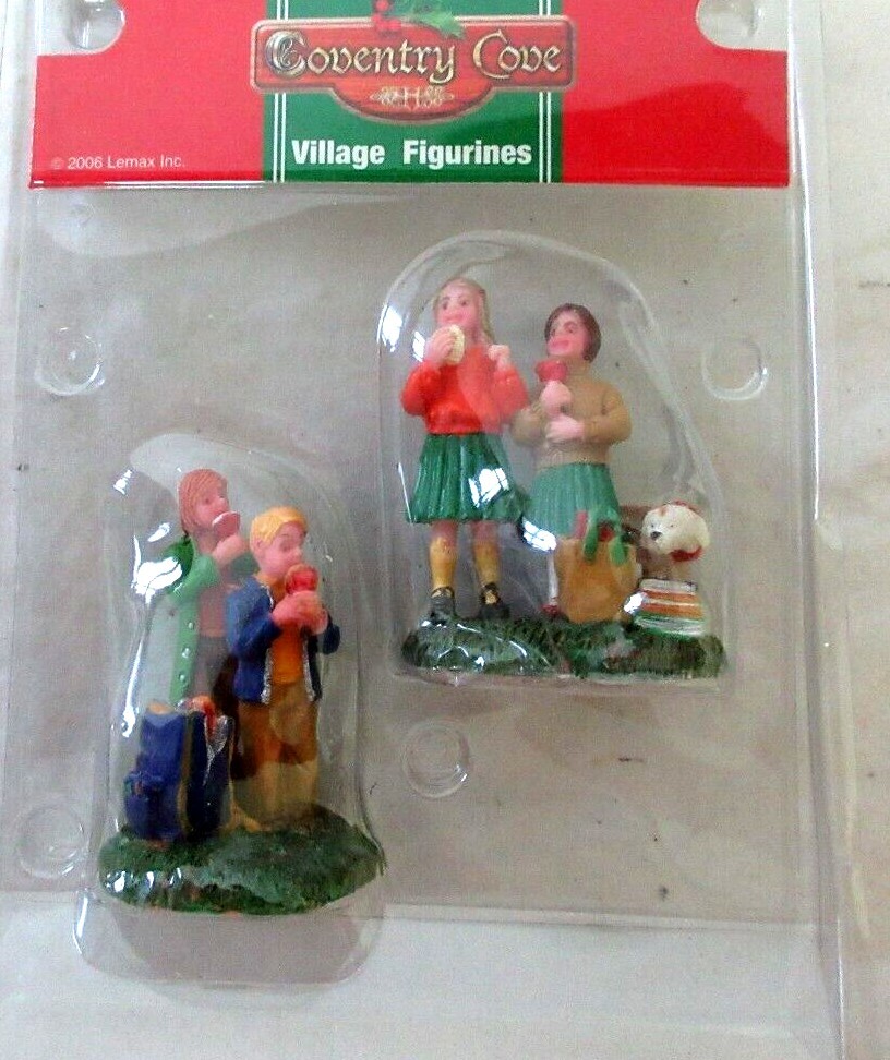 COVENTRY COVE CHRISTMAS VILLAGE 62244 STICKY APPLES SET OF 2 NEW