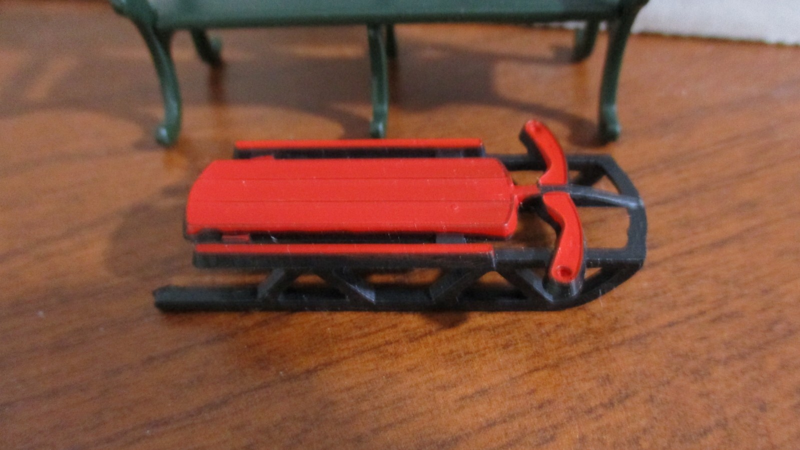 Dept. 56 METAL GREEN PARK BENCH & Plastic RED SLED Christmas Village Accessories