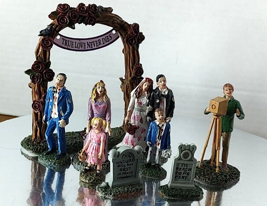 Lemax Spooky Town 2022 #23587 Zombie Wedding Party Table Top Figures NIB