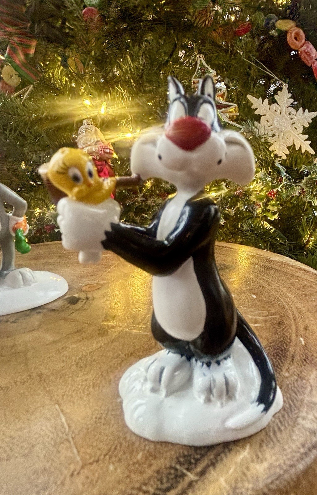 Dept 56 Snow Village The Looney Tunes Animation Film Festival #54983