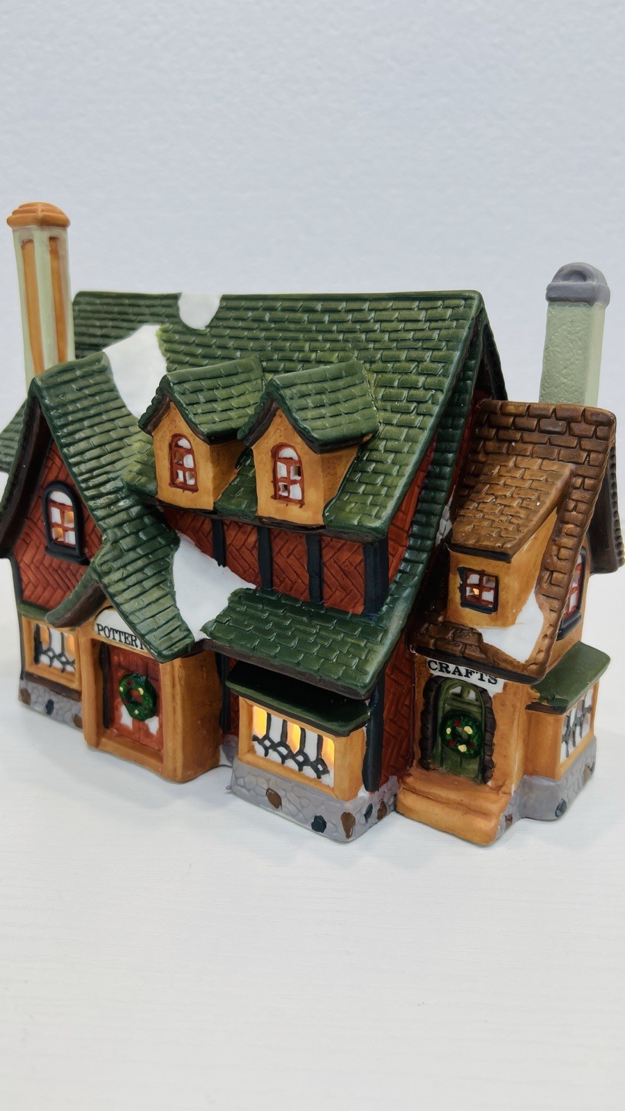 Dickens Keepsake “ Pottery” Porcelain Lighted House Heartland Valley Excellent