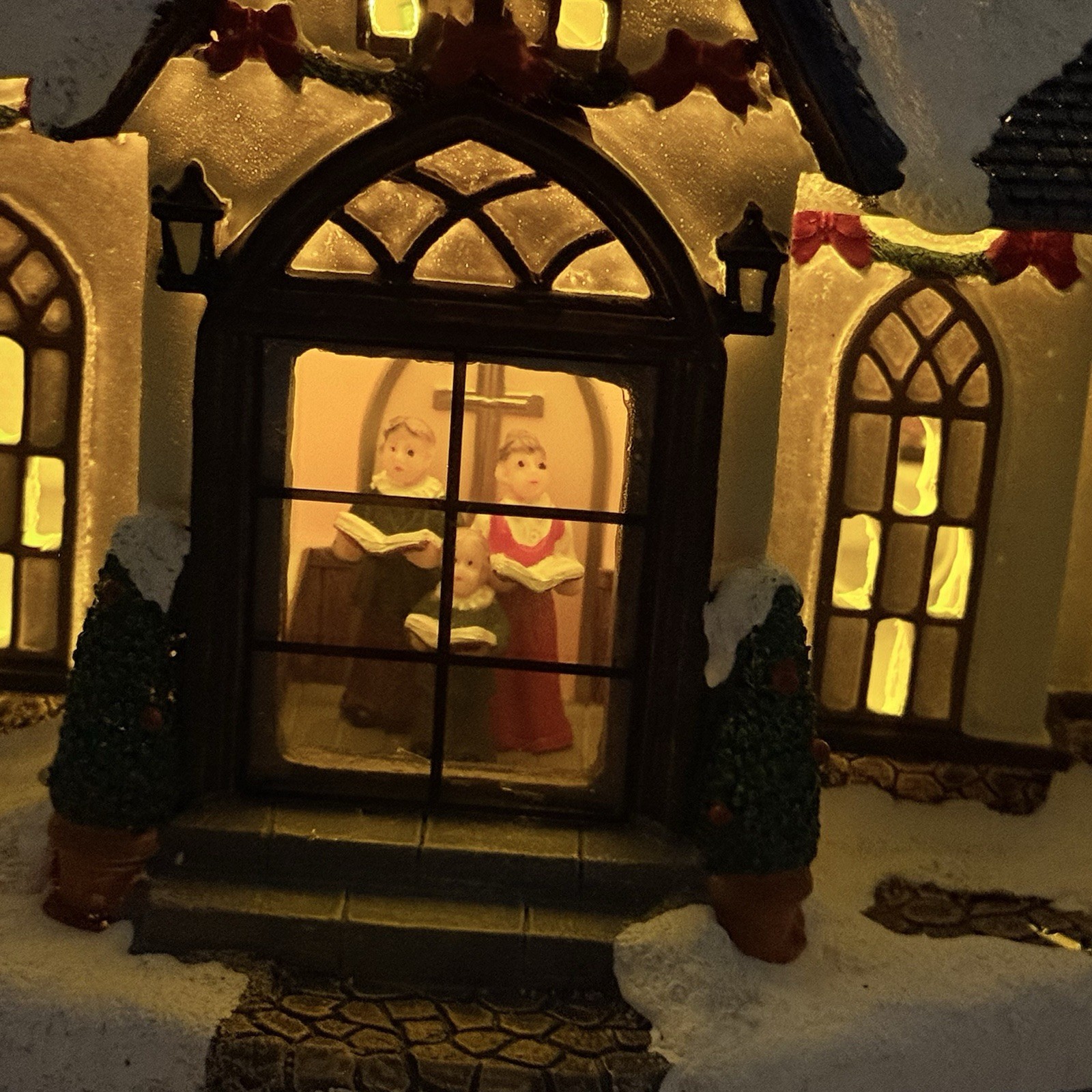 Memories in Time Lighted Christmas Church Village Resin Carolers Snowy 1990s