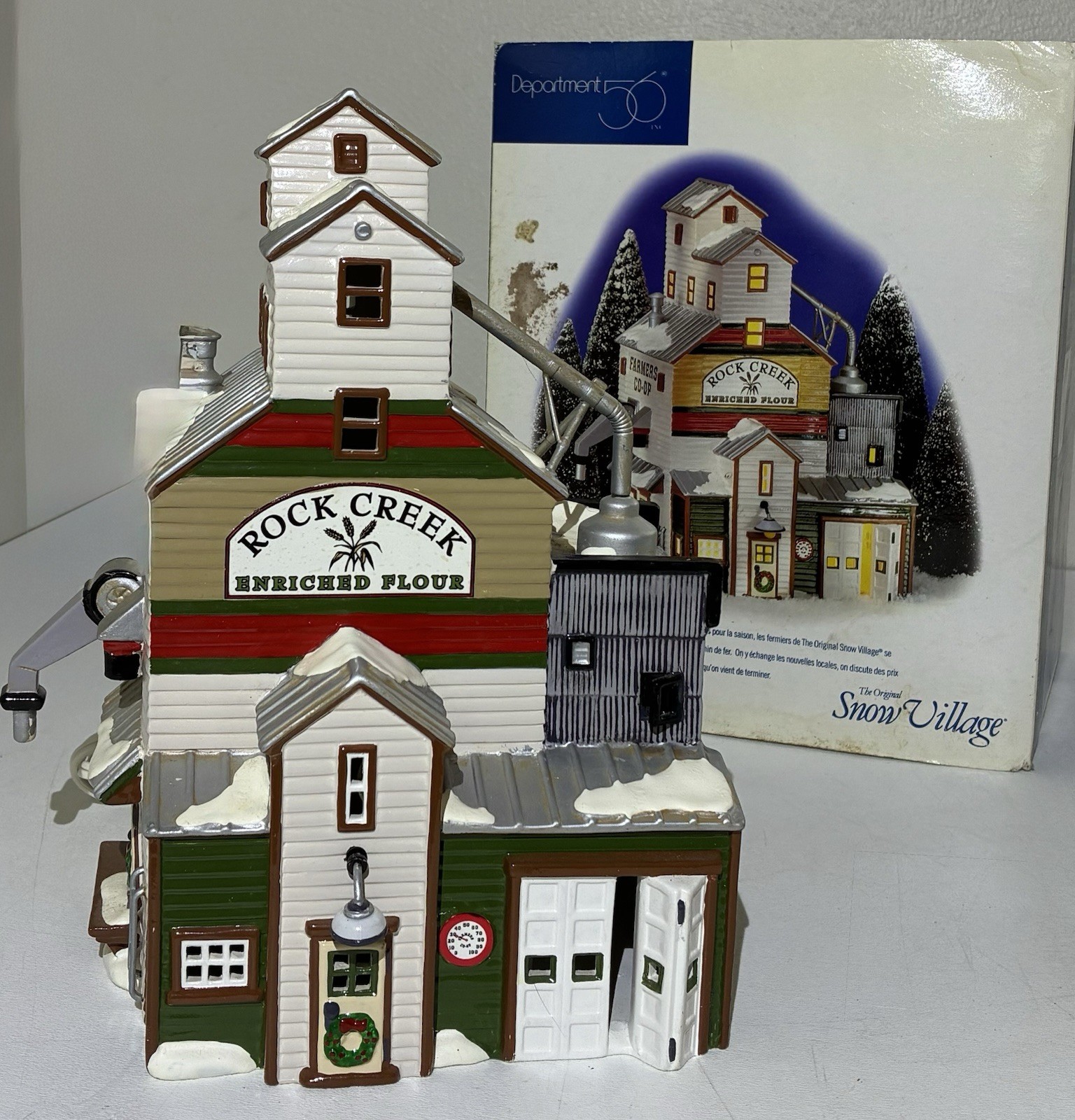 Department 56 Snow Village 56.54946 The Farmer’s Co-Op Granary w/ Box