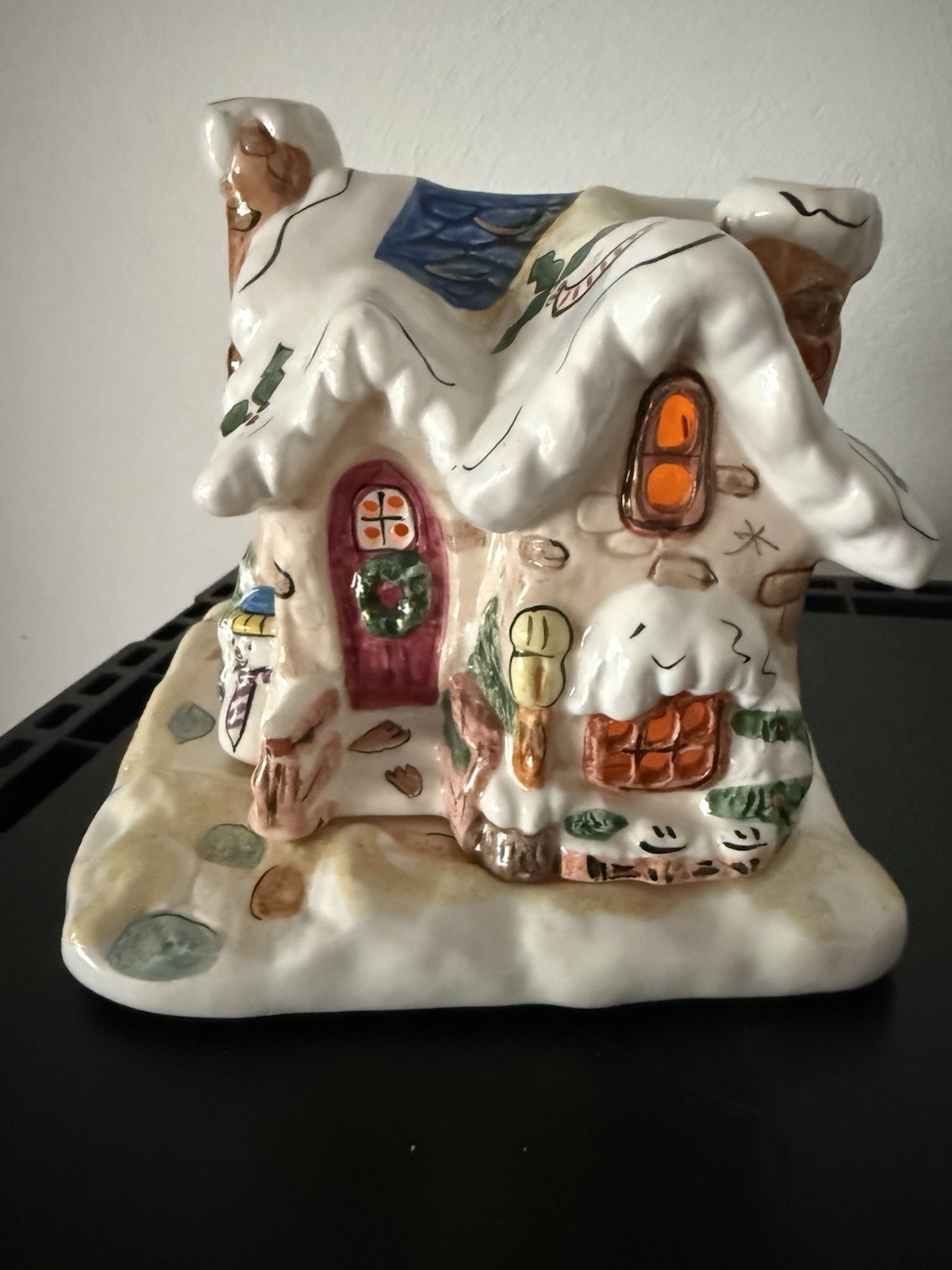 Popular Ceramic Painted Glitter Snowy Christmas Village House Mini Candle Holder