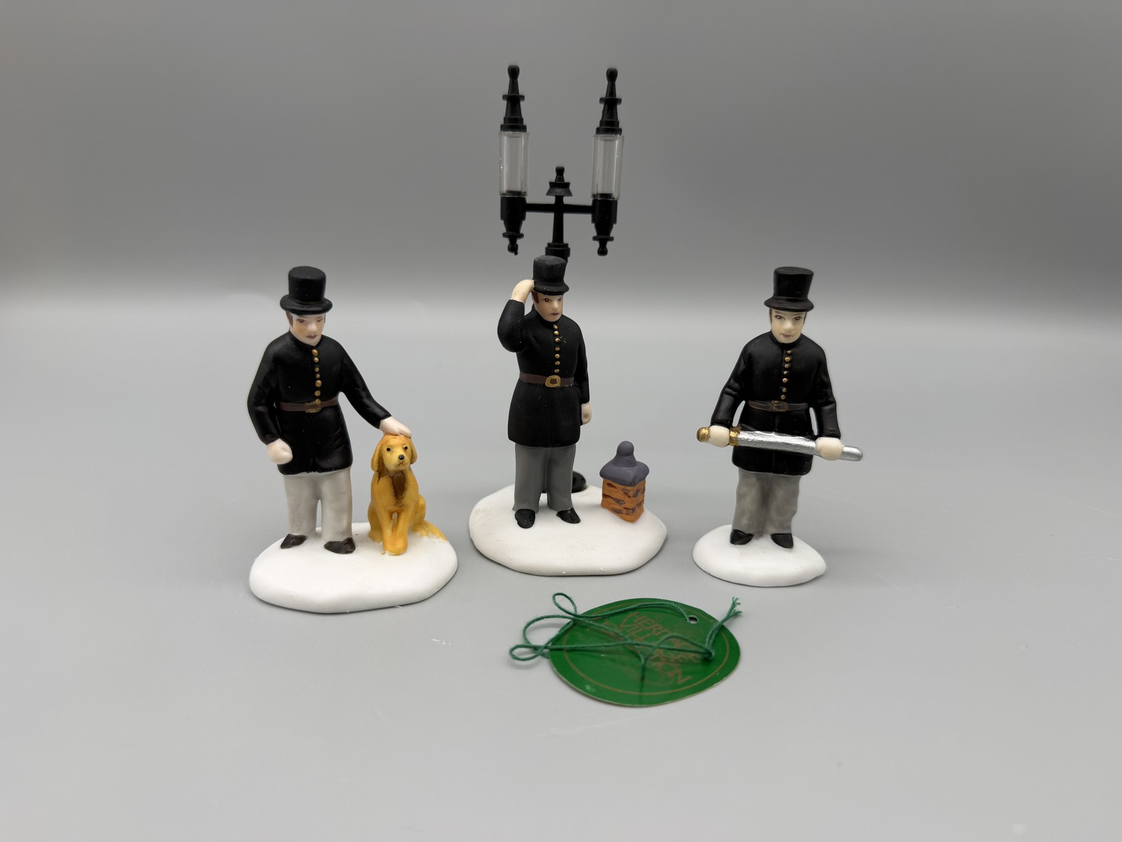 Vintage Dept 56 Heritage Village Constables 3 Porcelain Figurines & Lampppost