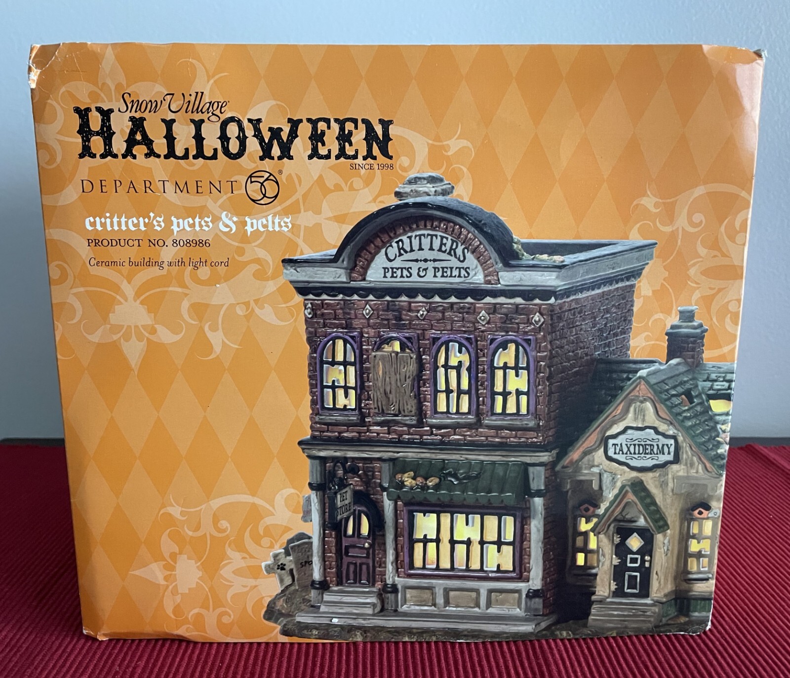 Critter’s Pets & Pelts Dept 56 Halloween Lighted and Sounds Tested Works No Sign