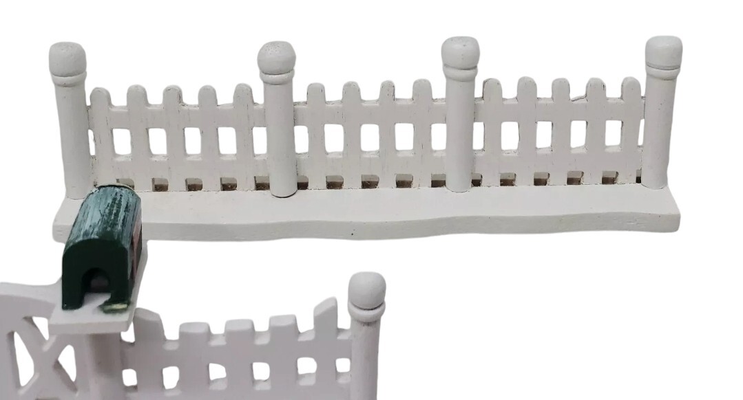 Lot of 4 Christmas Village White Wooden Picket Fences Red & Green Mailbox Lemax?