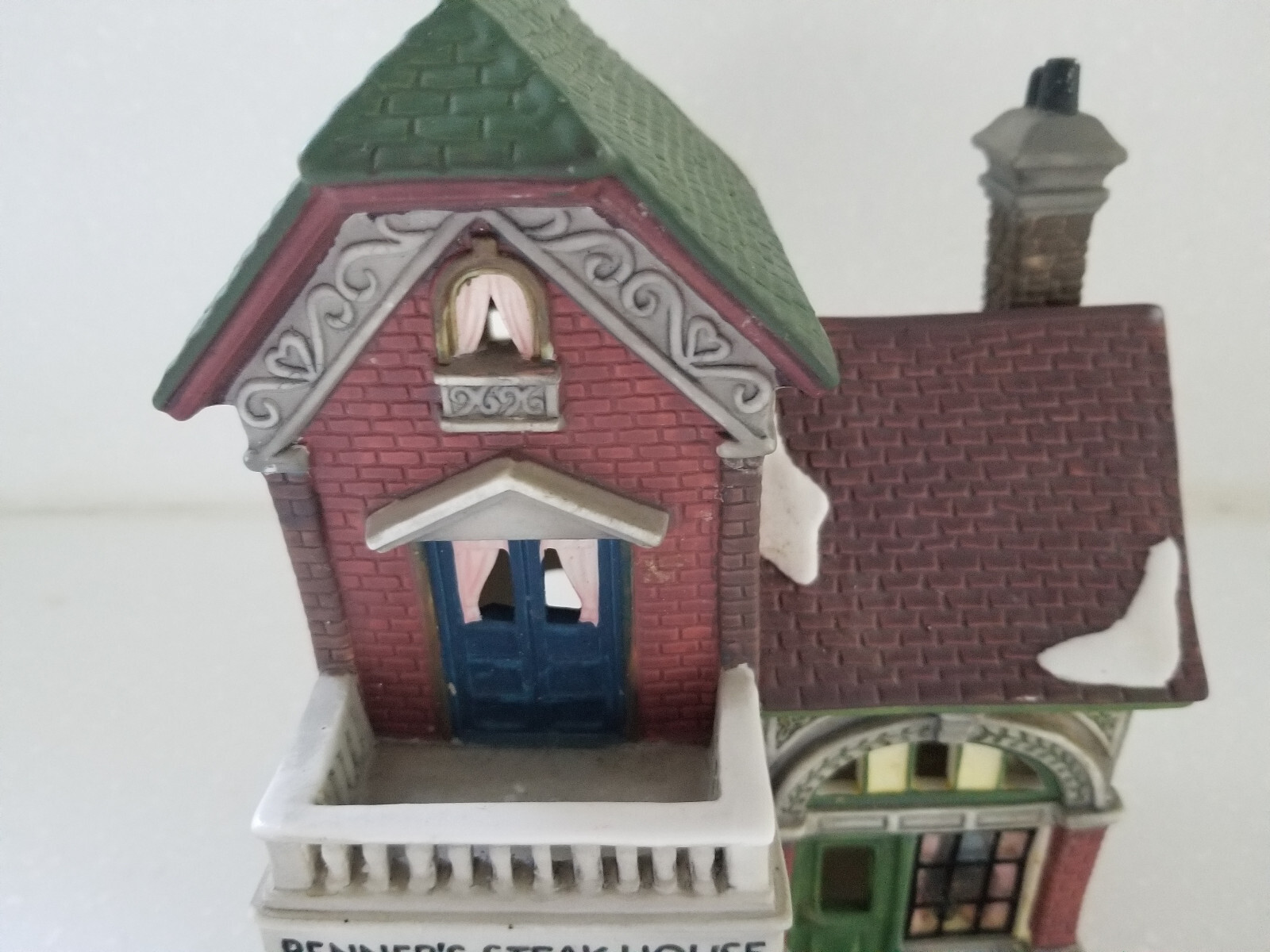 Renner’s Steakhouse Restaurant Village Collectibles Light Up House 8″ x 6.5″