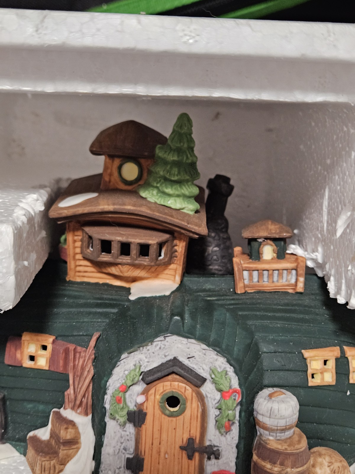 DEPT 56 DICKENS VILLAGE PEGGOTTY’S SEASIDE COTTAGE DAVID COPPERFIELD W/BOX 55506