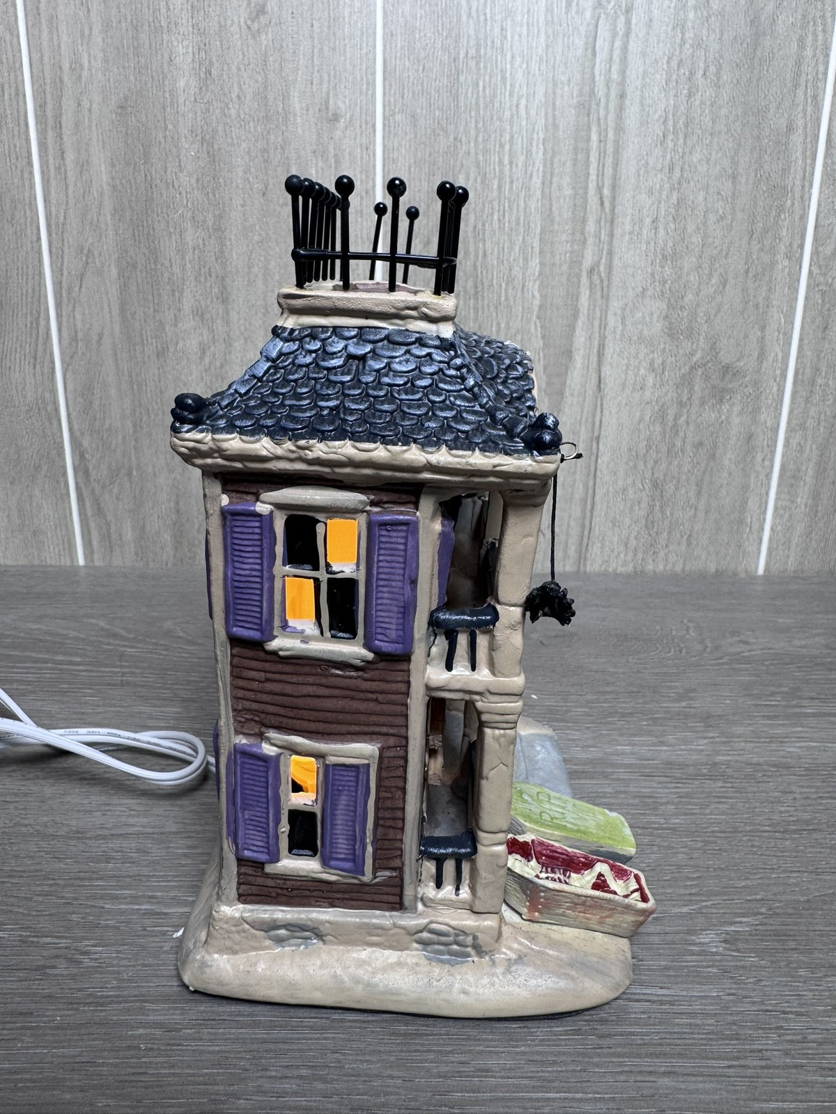 Crosslight Howie Berry Funeral Home Halloween Village House Lighted Decor New