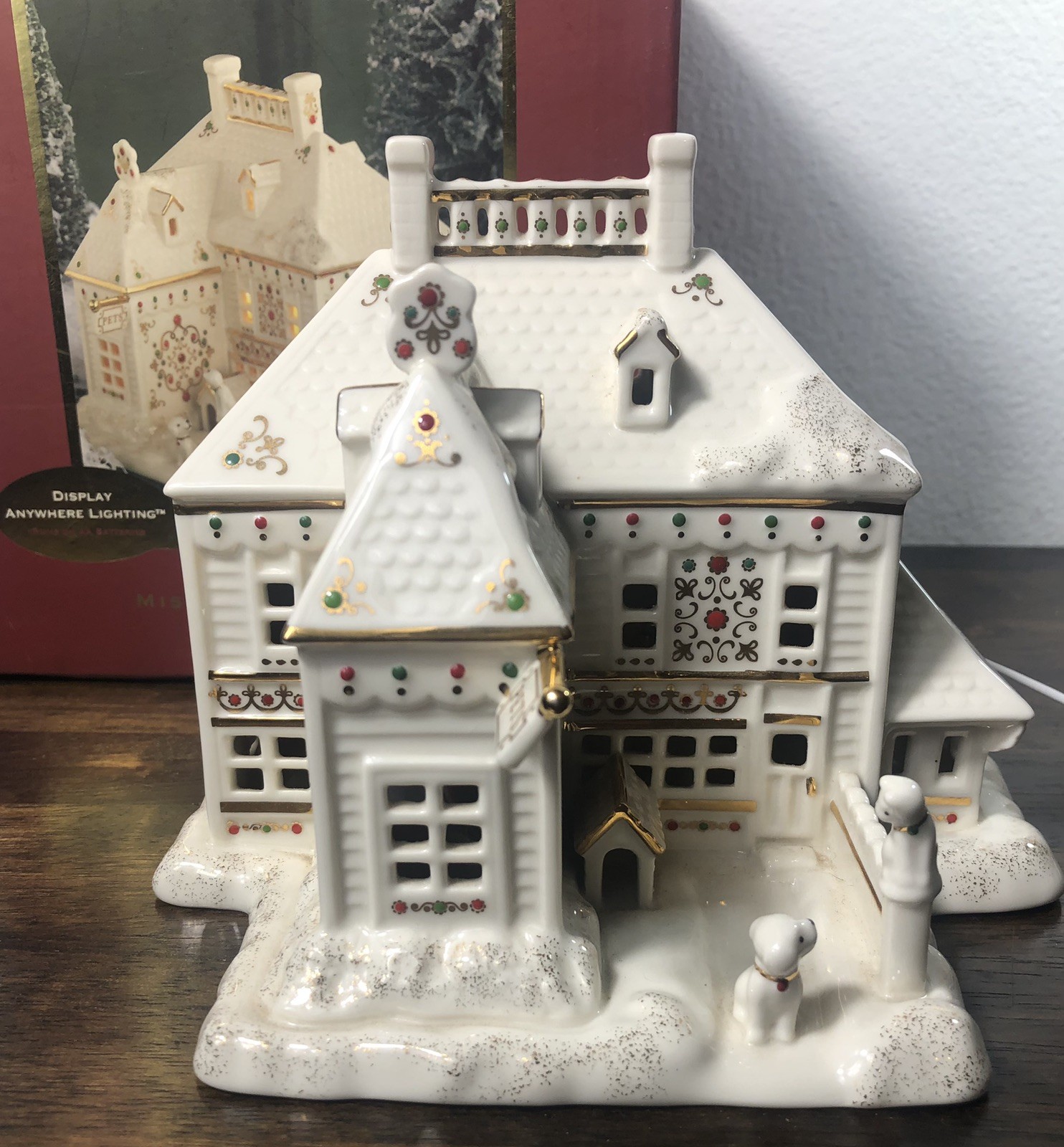 Lenox Mistletoe Park Pet Shoppe Village Treasures Collection Boxed 2008- Retired