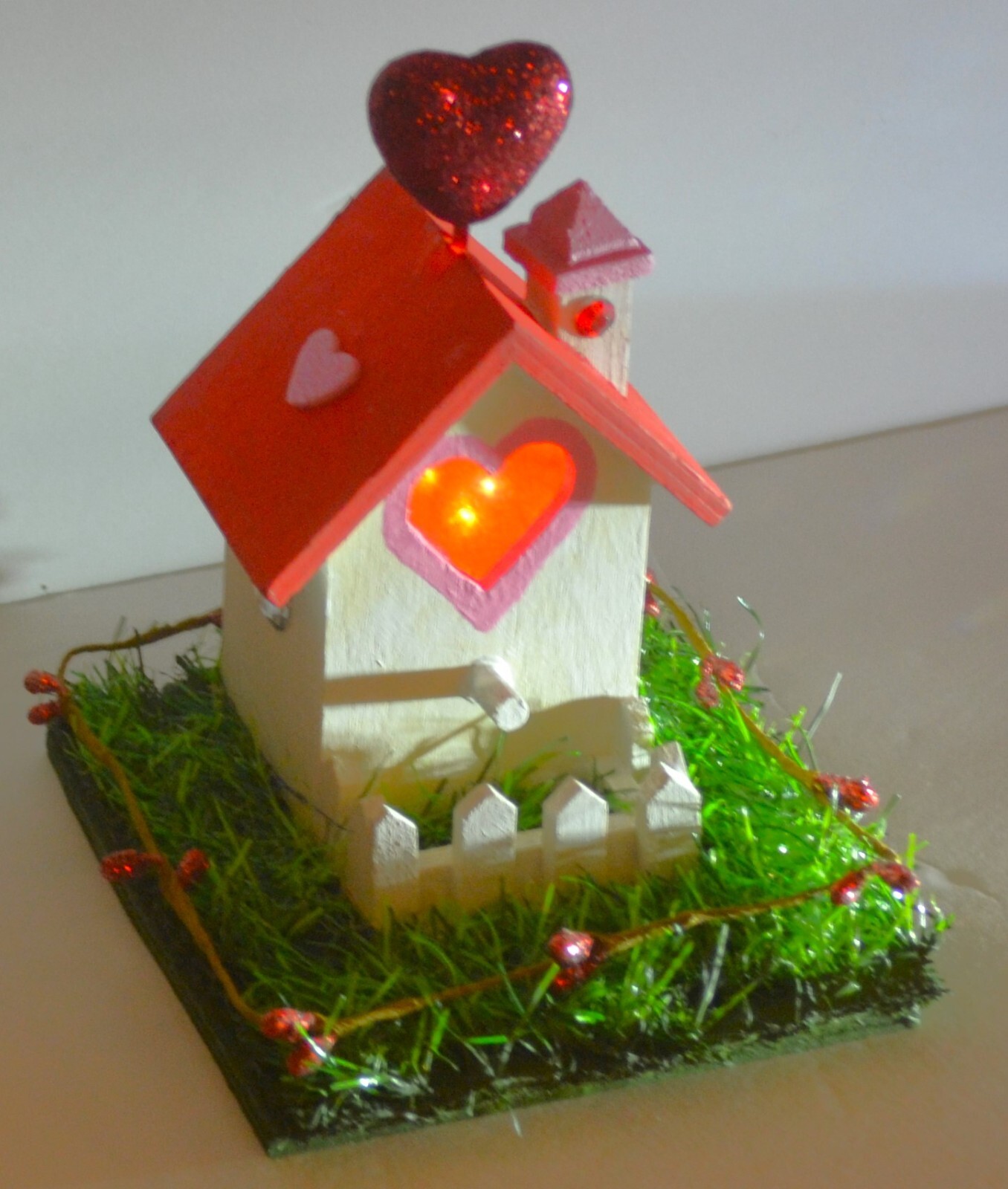 NEW – LIGHTED HOUSE “LOVE GIFT” Red, White & Pink w/Red Heart for LOVE