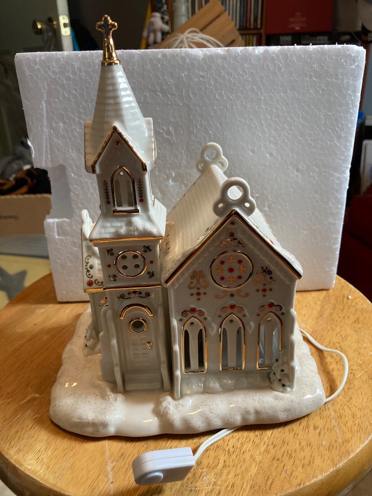 Lenox Village Treasures Collection Mistletoe Park Series Village Church With Box