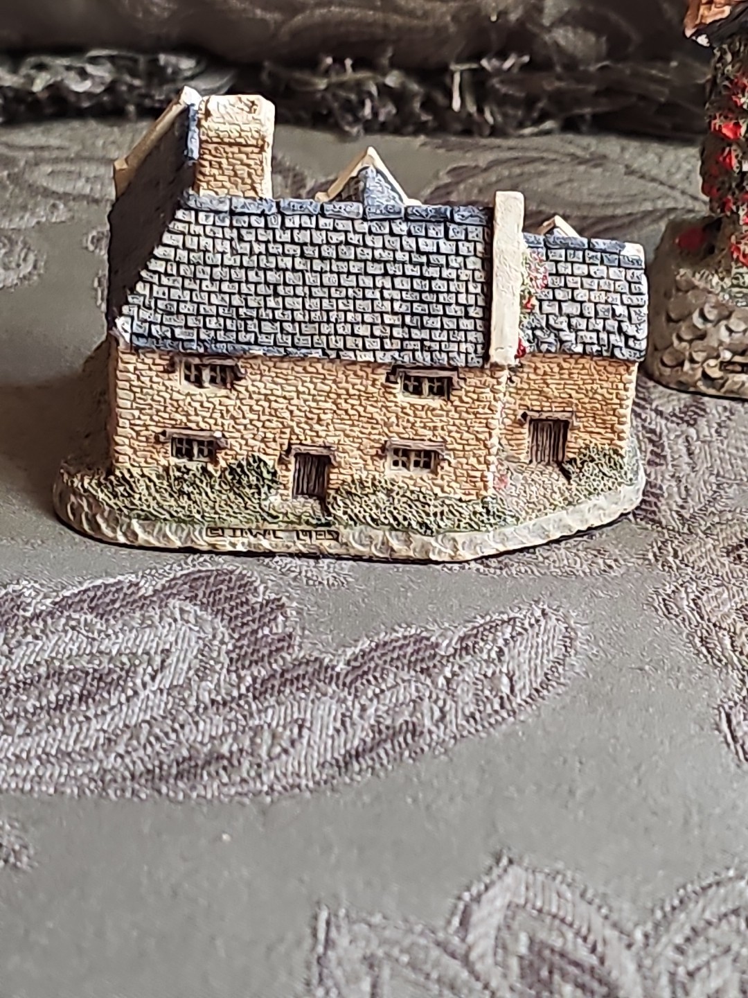 Lot of 3 Hawthorne Gone With The Wind Houses And Buildings -Excellent Condition