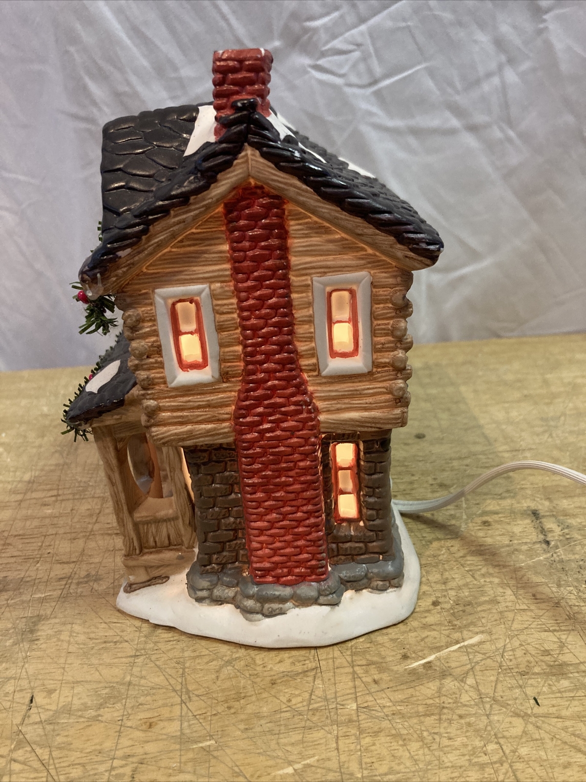 1994 Lighted Seasonal Specialties Company House. Vtg Deluxe Porcelain House 523