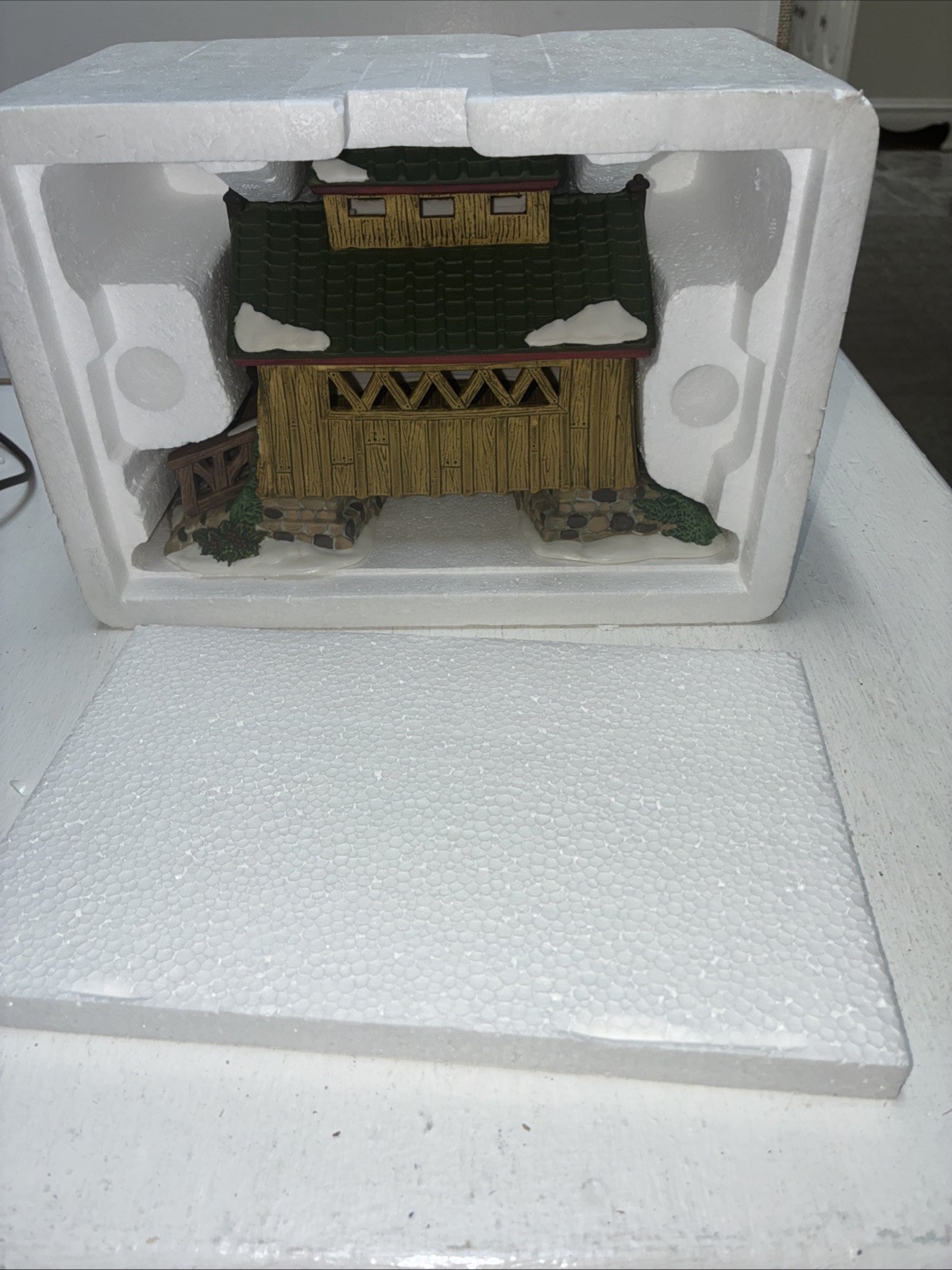 Vintage Santa’s 2001 Workbench Porcelain Covered Bridge