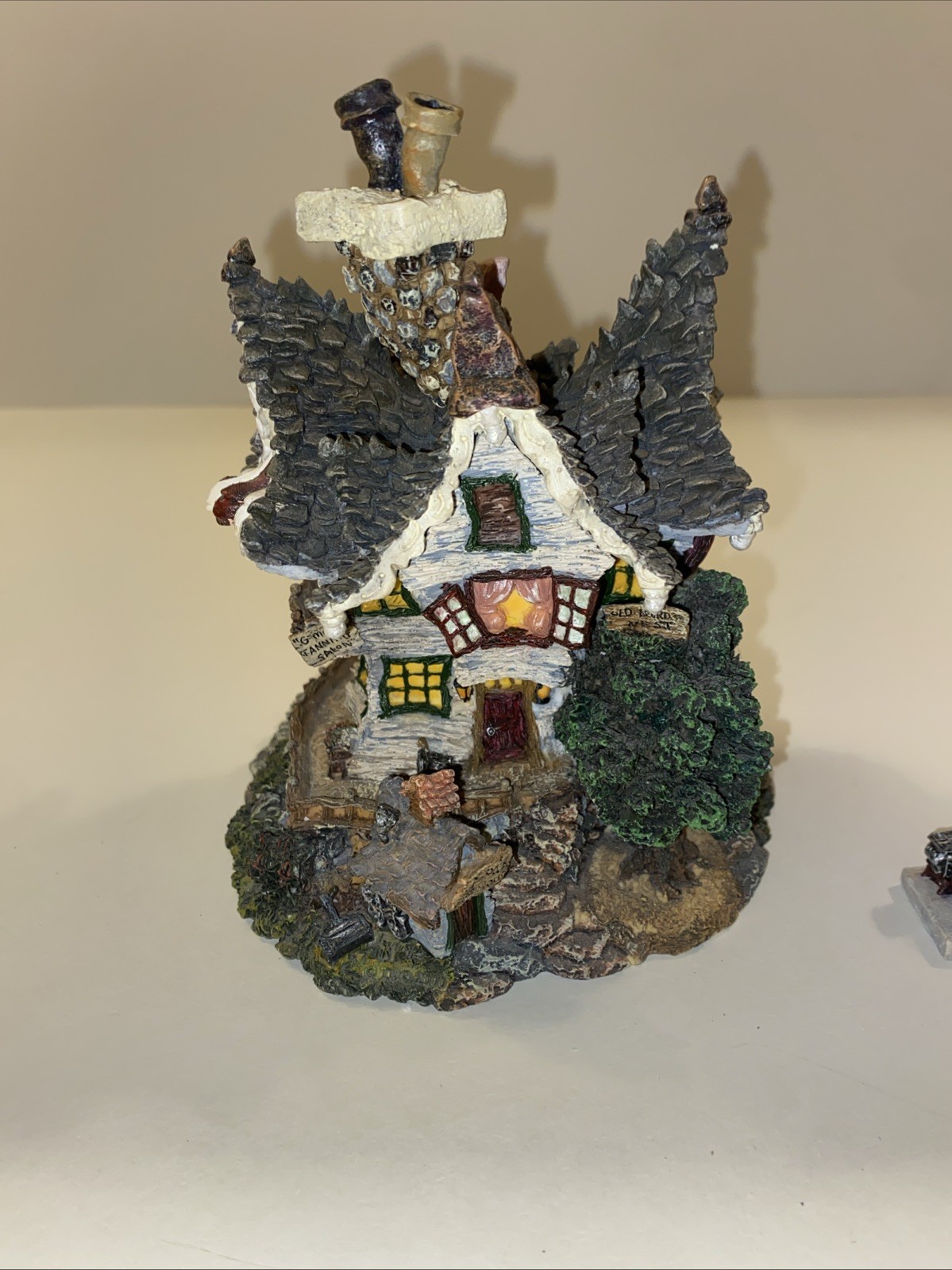 Boyds Town Village Grenville and Beatrice’s Homstead Bearly Built Figurine
