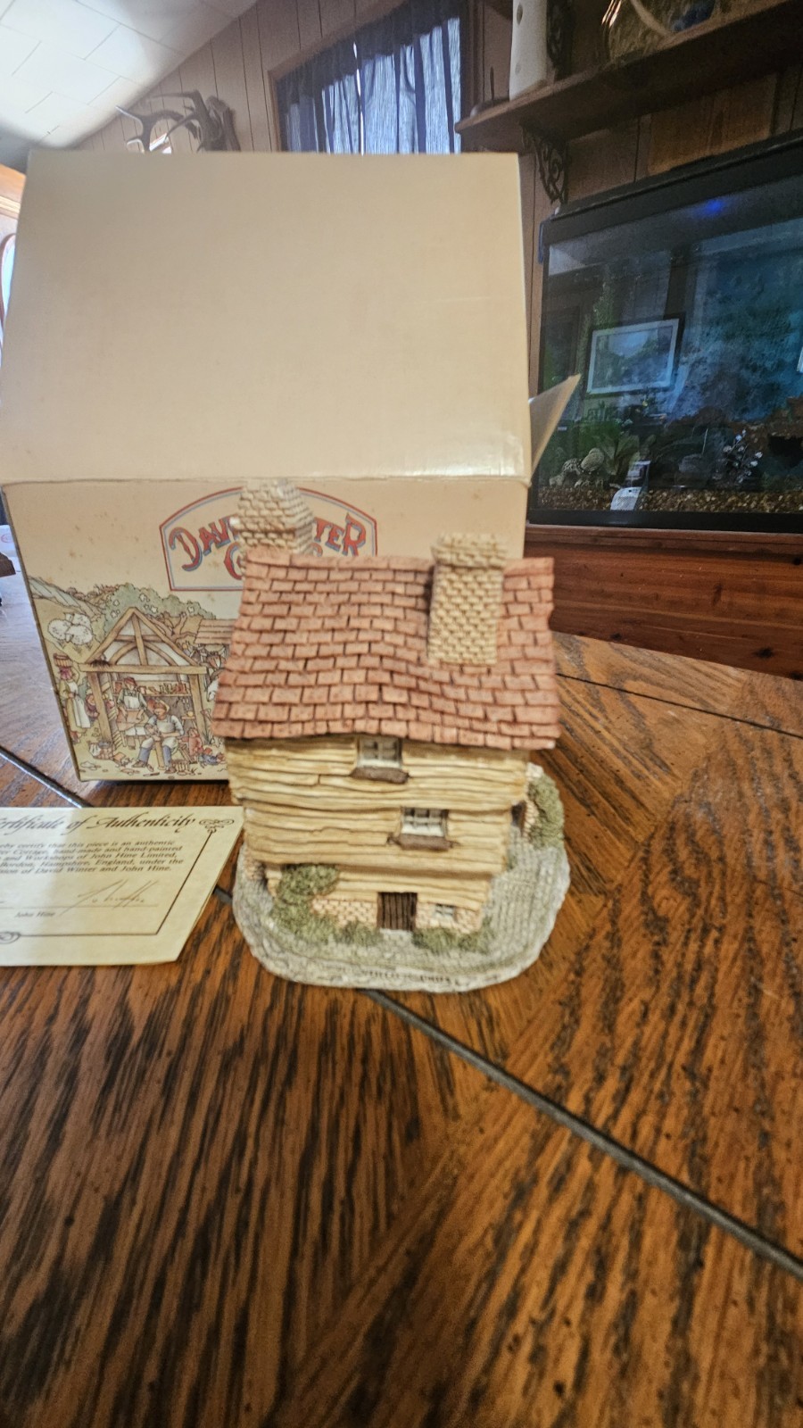 David Winter Cottages The Wine Merchant Hand Made Painted Great Britain 1980