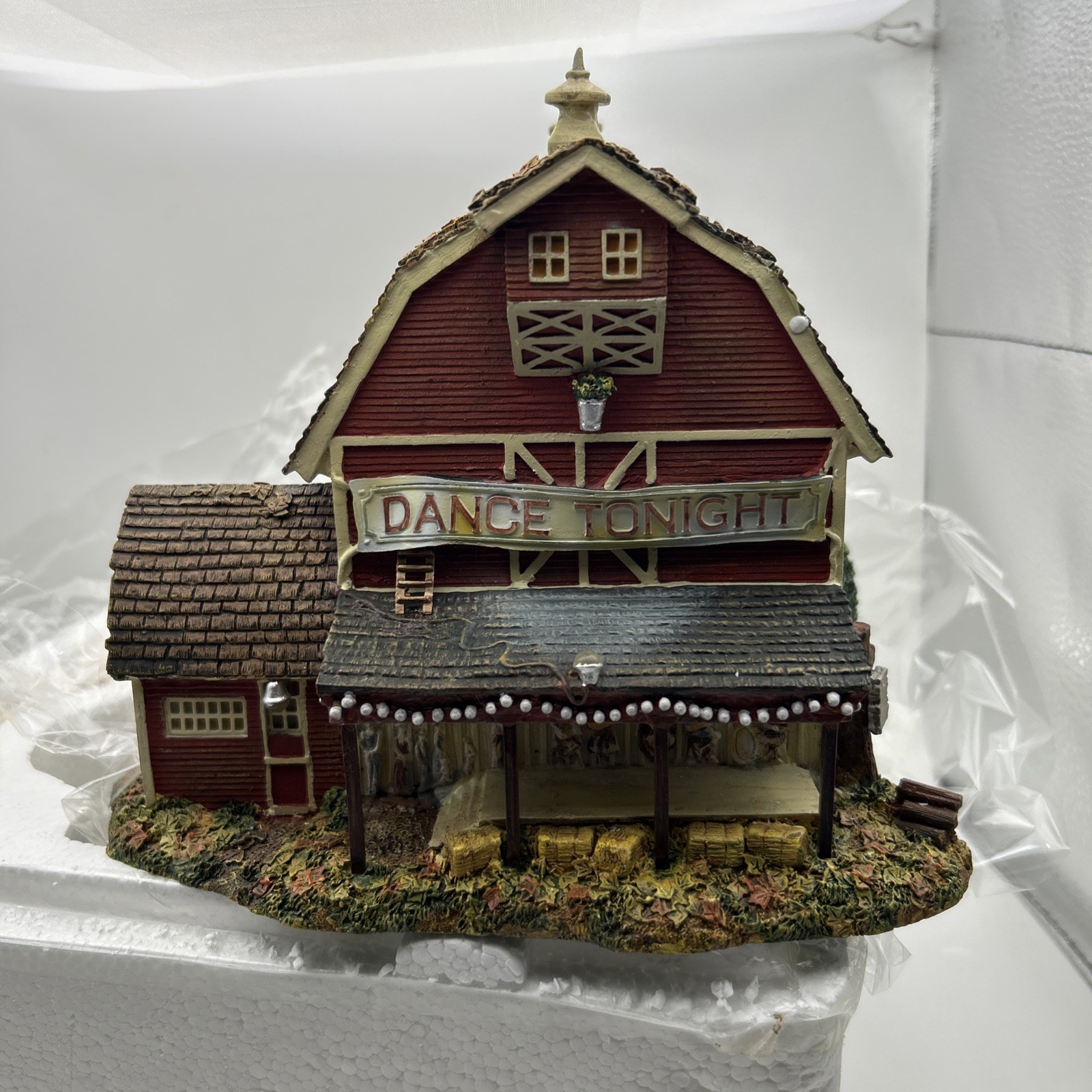 2000 Terry Redlin Autumn Village Hawthorne Village “Harvest Moon Barn” 2 Pc Set