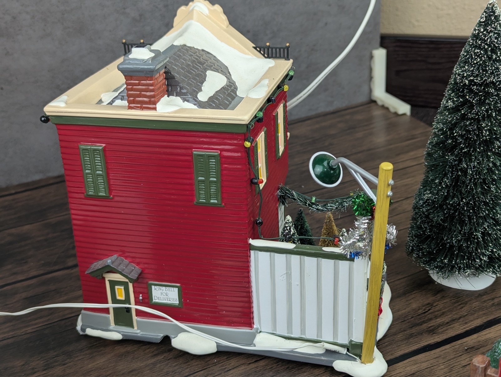 Dept 56 55040 Silver Bells Christmas Shop COMPLETE – See Photos for flaw, Tested