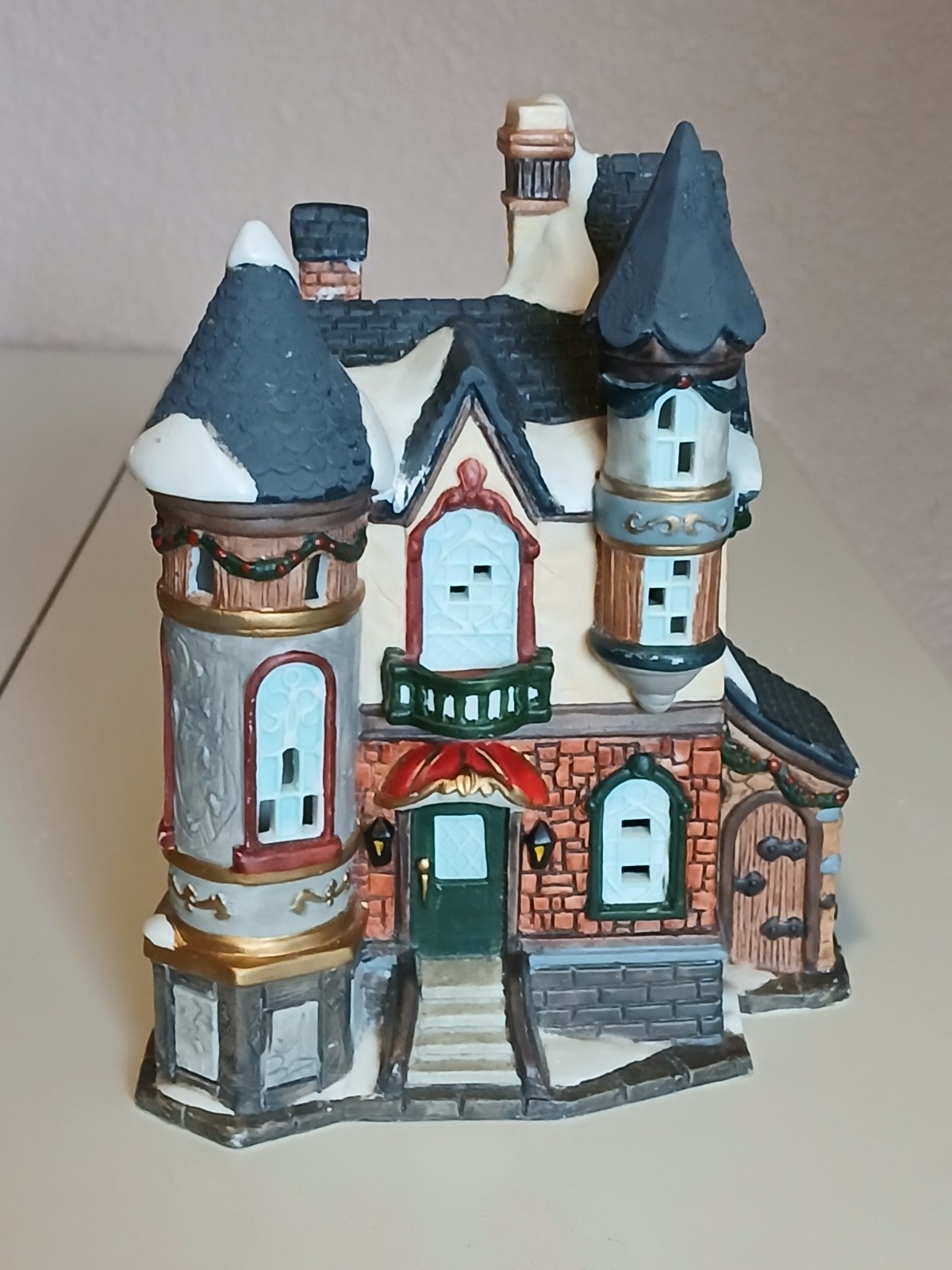 1997 Kirkland Signature Christmas 37 Piece Lighted Victorian Village 33 pc READ*
