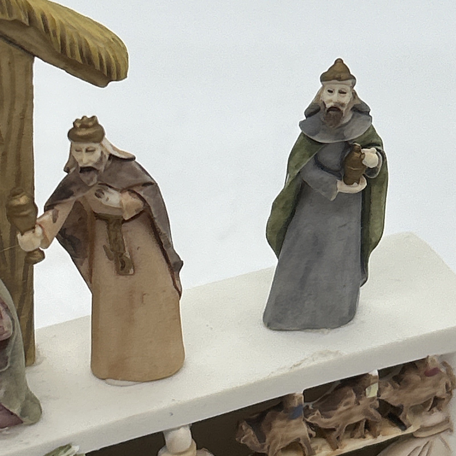 Light Up Nativity Christmas Scene Away In A Manger Table Top 3D Diorama