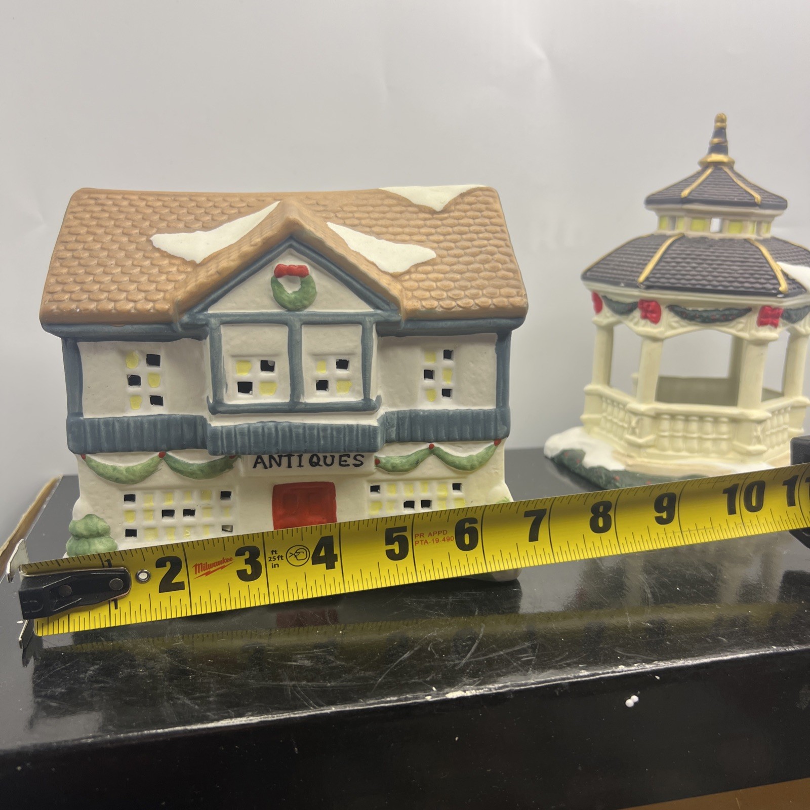 VTG 1991 OMI Christmas Village Piece “Antiques” Lighted NO ORIGINAL BOX