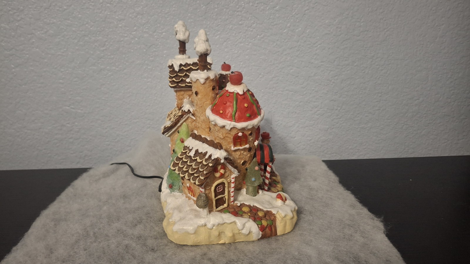 RARE Animated Candy Factory Gum Drop Ginger Bread House Store Christmas Village