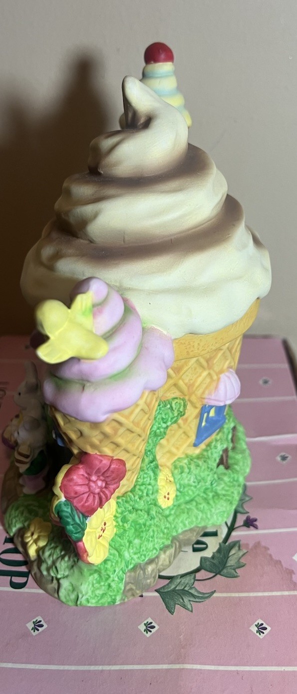 Vintage Cottontale Cottages Easter Village Ice Cream Shop Porcelain 2003 W/ Box