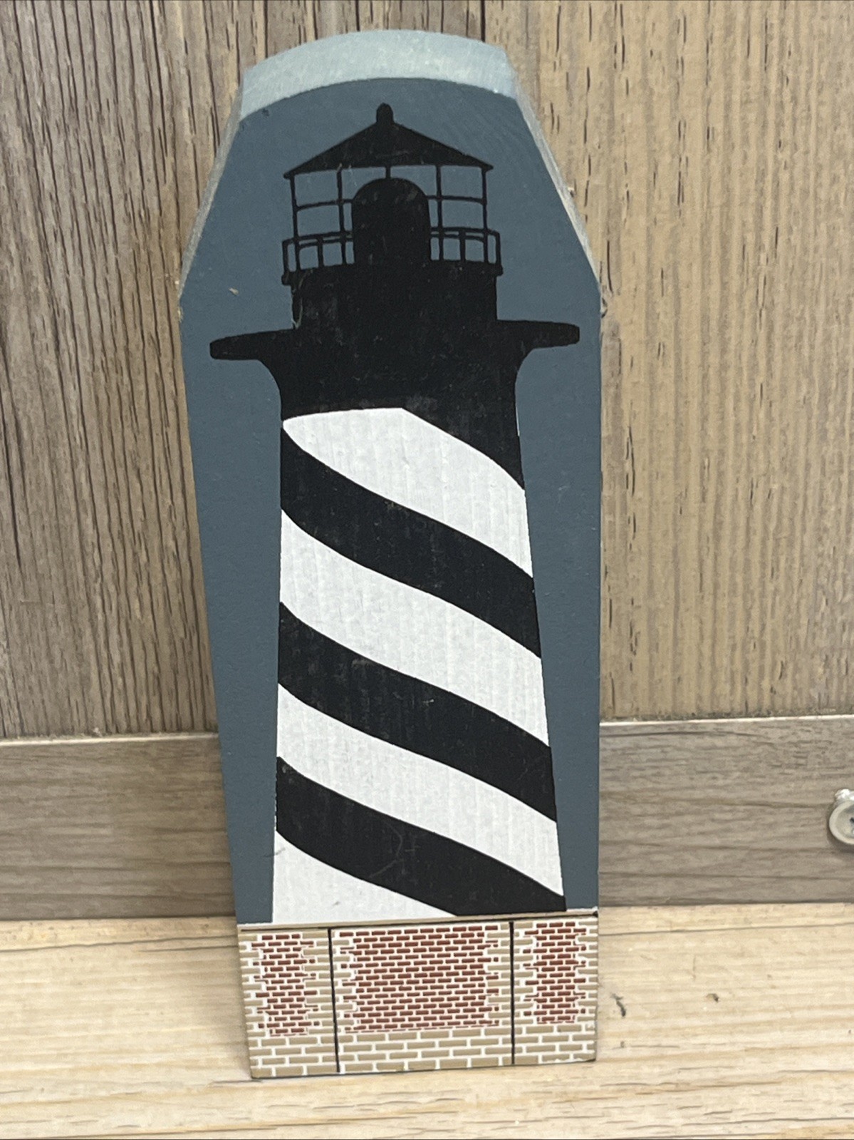 The Cats’ Meow Wooden Village Building. Cape Hatteras Lighthouse 7” Tall 2.25 W