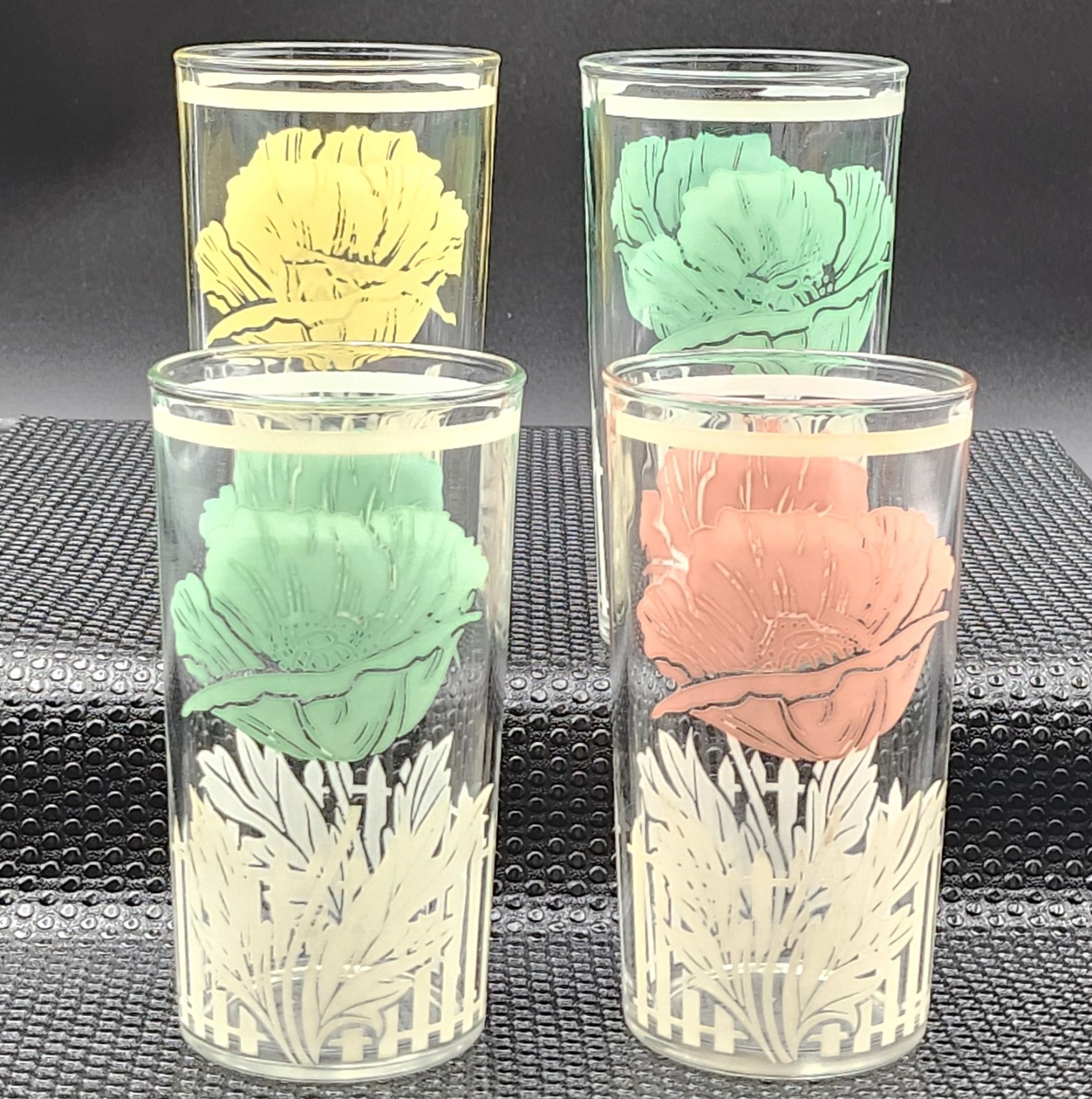 Set of 4 VTG 1950/60’s Pastel Poppy Glasses Tumblers w/ Picket Fence 4-3/4″ Tall