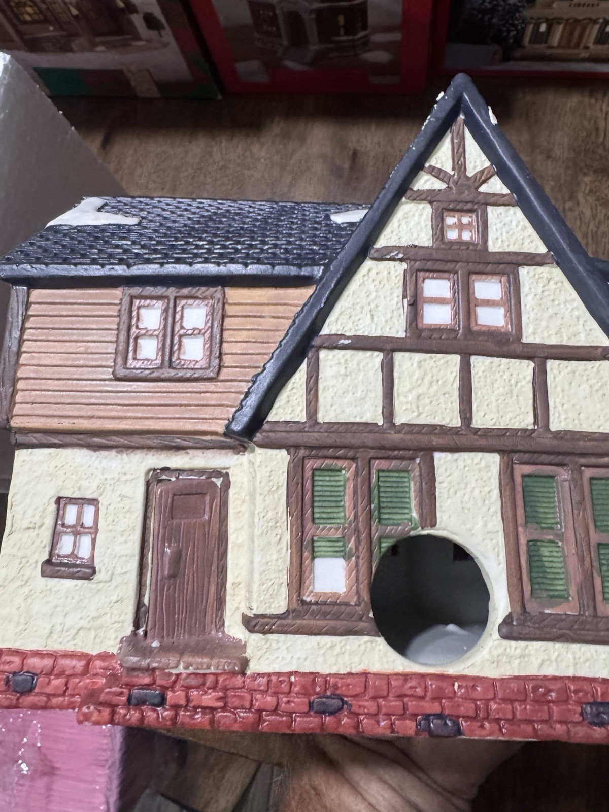 Dickens Keepsake Christmas Village Porcelain House O’Well Novelty 1994