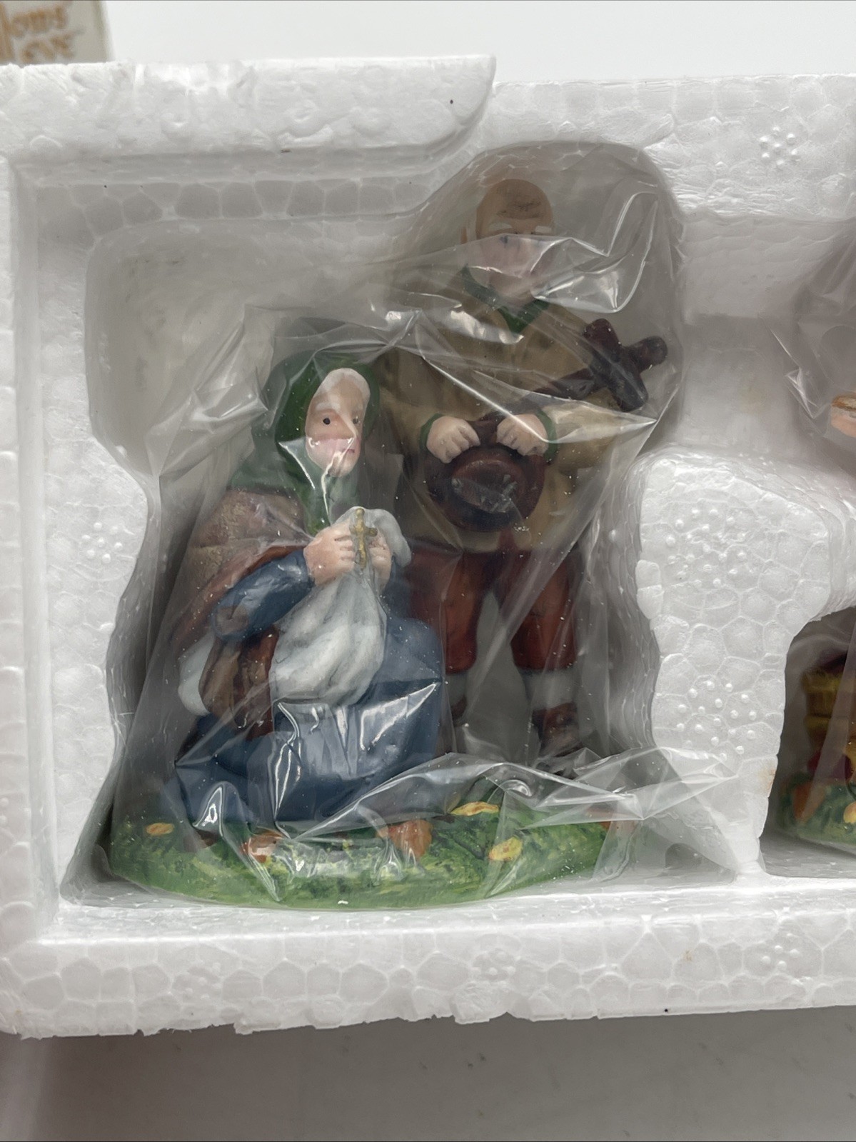 Dept 56 Halloween Begging For Soul Cakes Dickens 2004 All Hallows Eve 56.58412